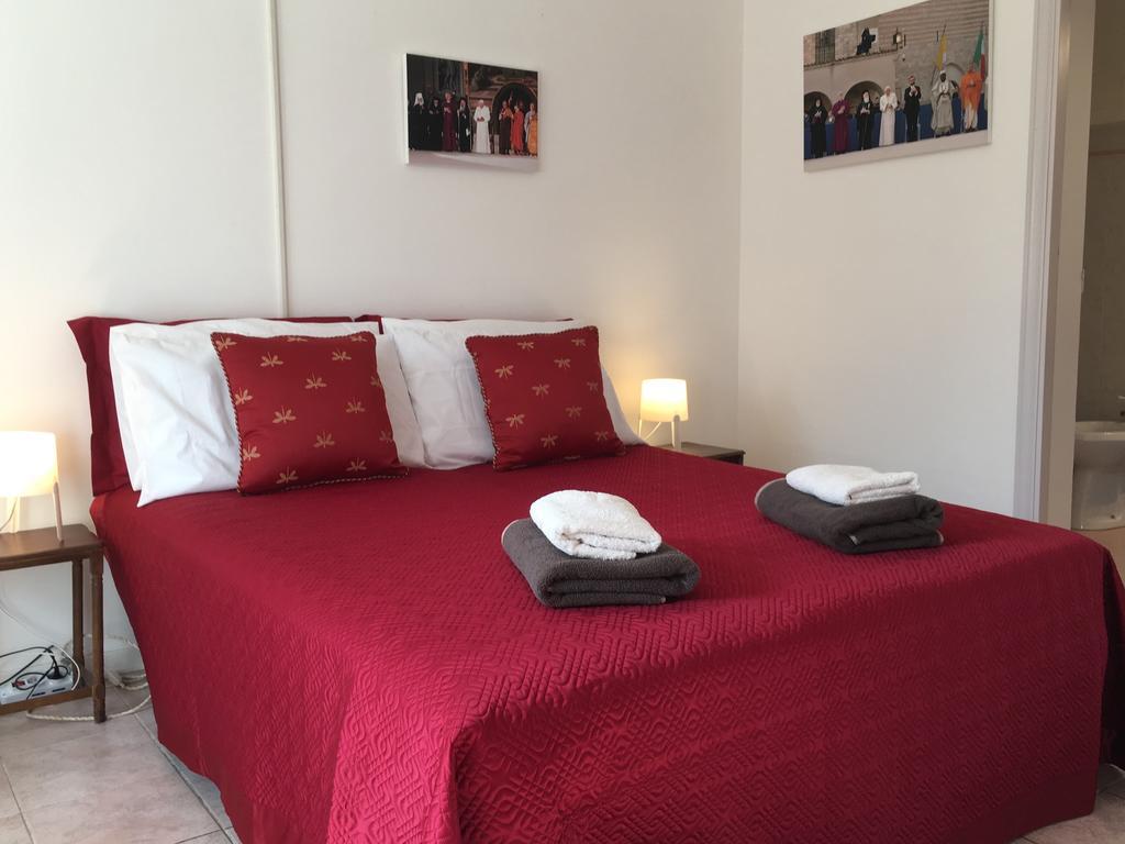 Assisi Villa Randr San Vitale Room photo